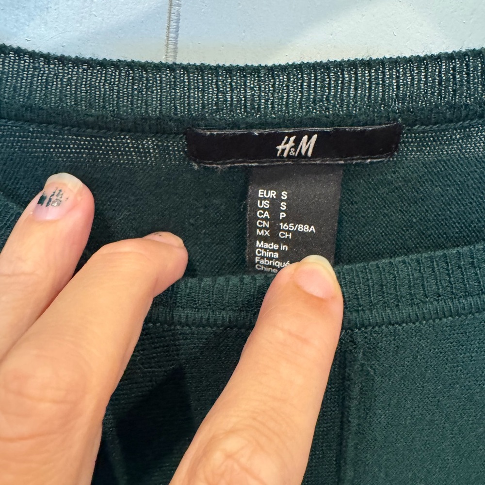 H&M Deep Green Knit Top - Picture 2 of 2
